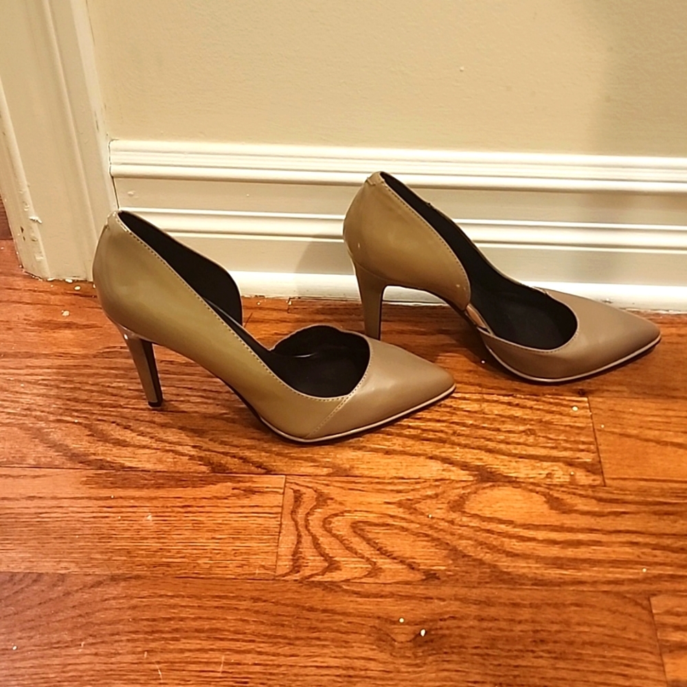 Kenneth Cole Heels - Picture 2 of 5